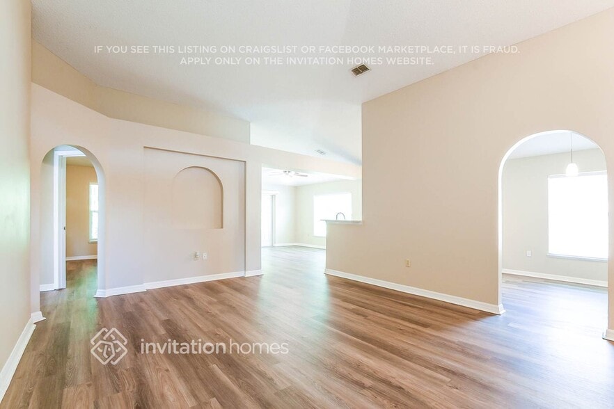 Building Photo - 3277 Bellingham Dr
