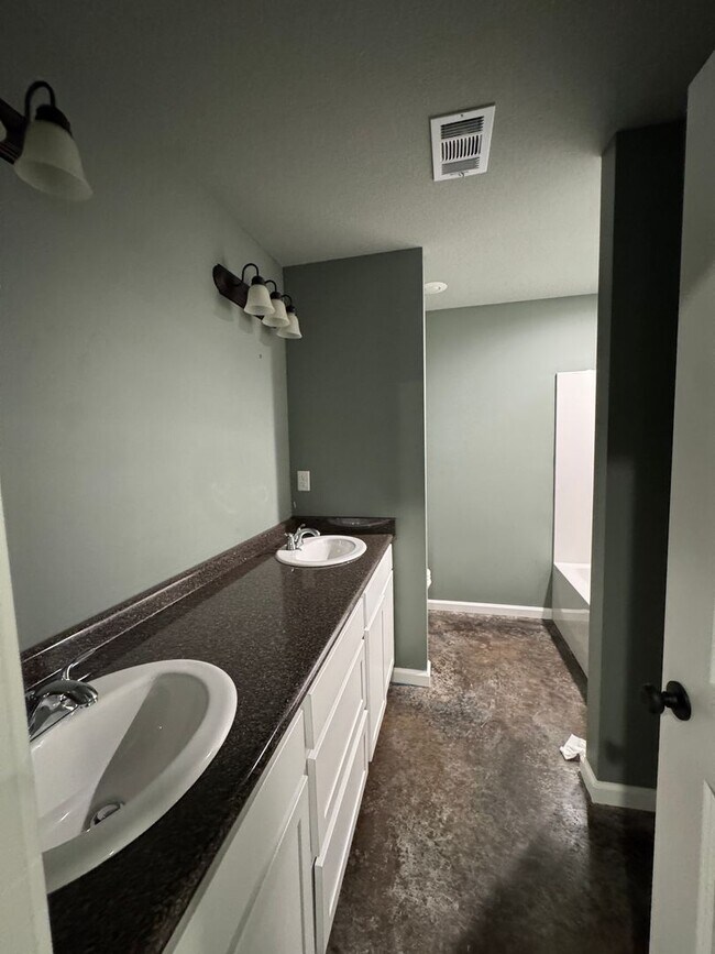 Building Photo - Brand New 3 Bed / 2 Bath In Trumann Available Now!