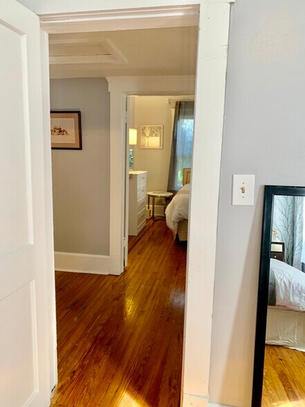 Building Photo - 1039 Riviera St