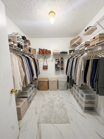 Building Photo - 949 Cinnamon Ct