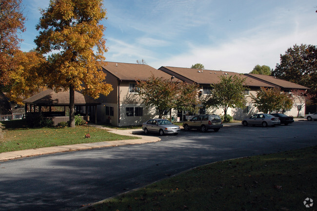 Building Photo - Parkesedge Apartments