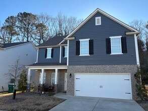 Building Photo - For Rent