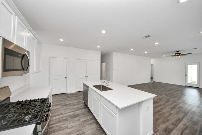 Building Photo - 7319 Bridal Ranch Dr