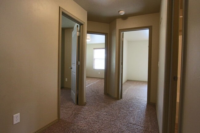 Building Photo - 4 Bedroom 2 Car Garage W/Solar (Save $$$)