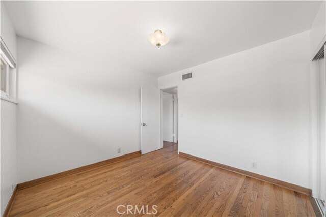 Building Photo - 1033 S Isabella Ave