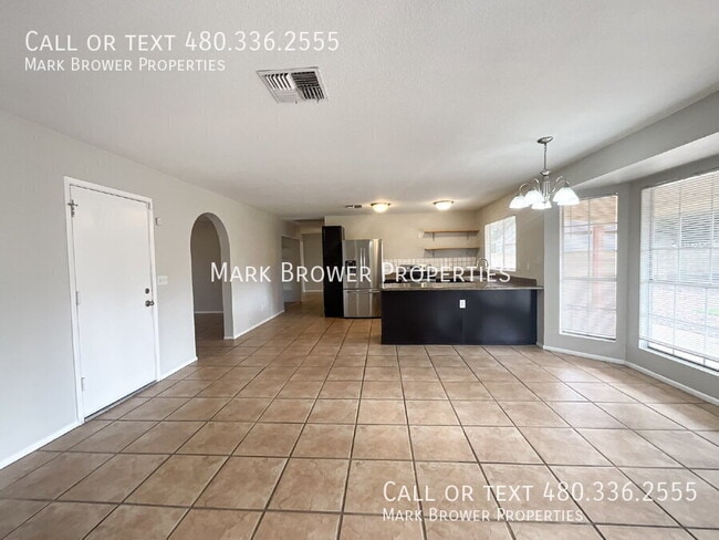 Building Photo - 1349 W Gila Ln