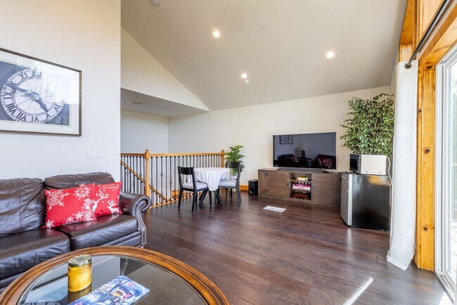 Building Photo - Stunning 4-Bedroom Home with Amazing Views, EV Charger & Solar in Big Bear!