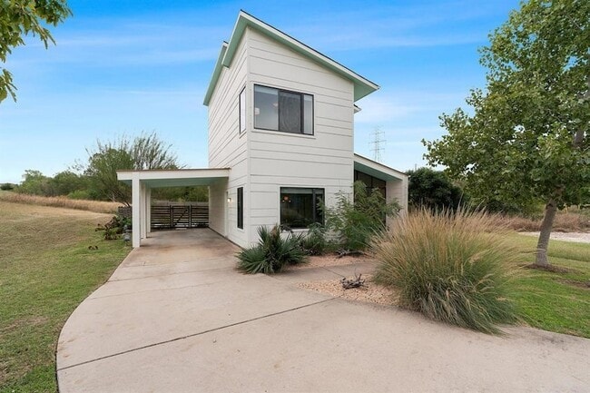 Building Photo - 5725 Toscana Ave