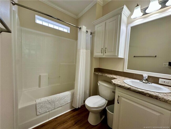 Building Photo - 437 NE Intercoastal Dr