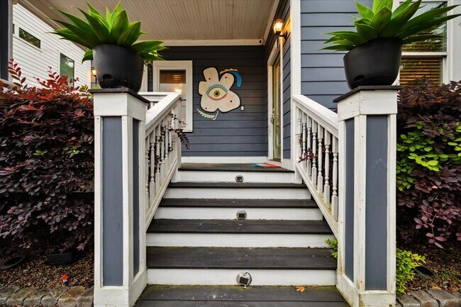 Building Photo - 1111 Adele St