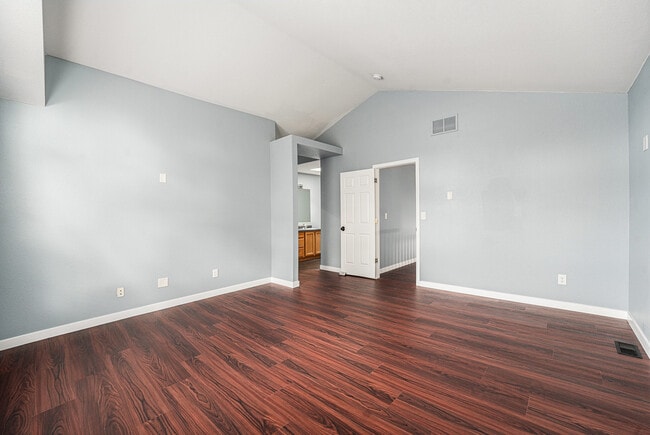 Building Photo - 608 Bentley Pl