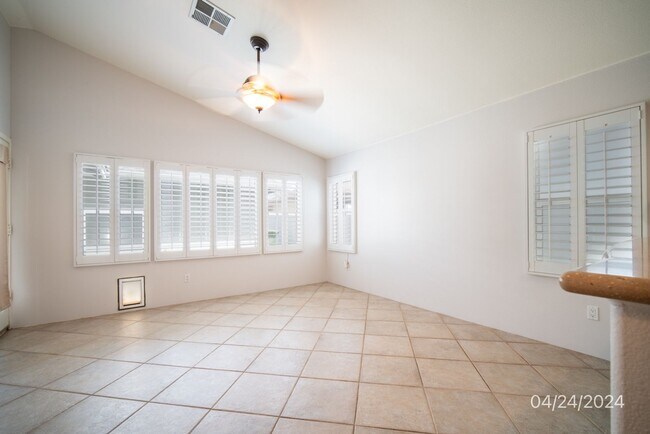 Building Photo - 3 BD/2 BA Home with Enclosed Garage in Ewa Beach (Pets ok)