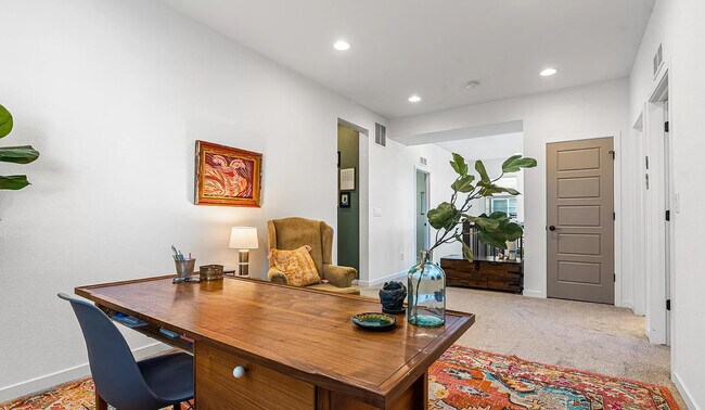 Building Photo - 1000 Equinox Dr