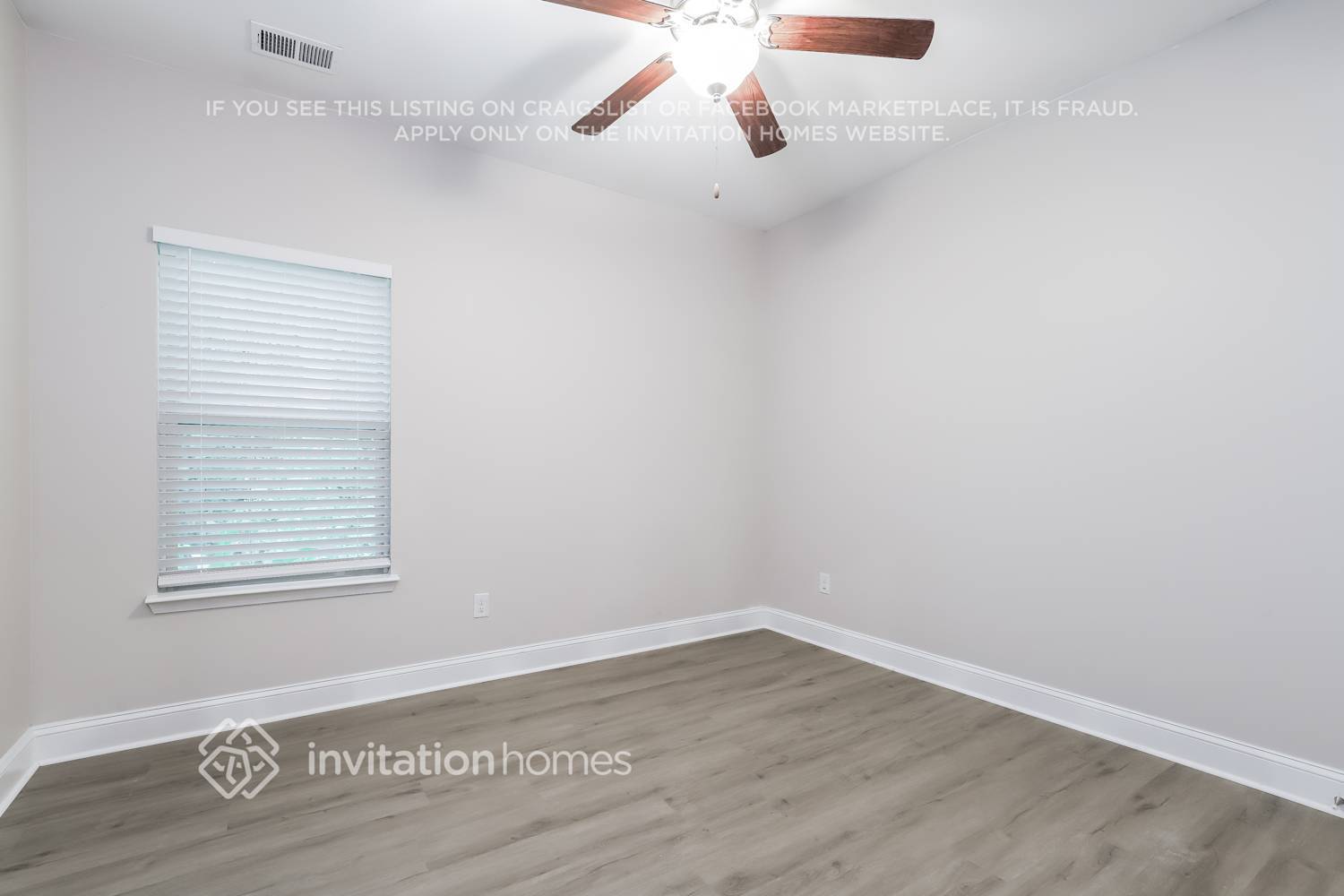 Building Photo - 245 Angela Ln