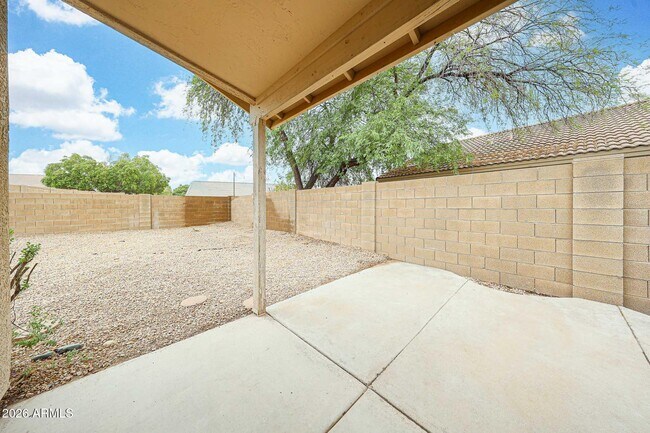 Building Photo - 6431 W Chisum Trail