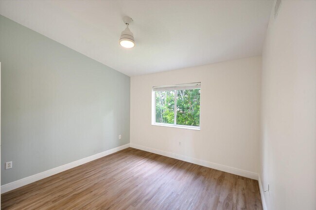 Building Photo - 3500 Briar Bay Blvd
