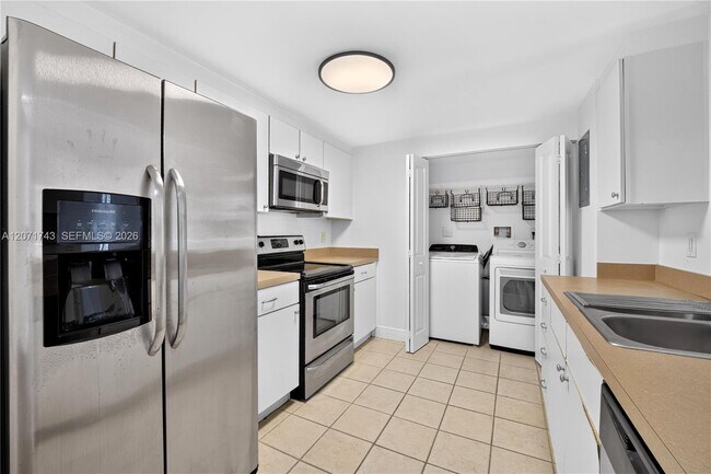 Building Photo - 1250 S Miami Ave