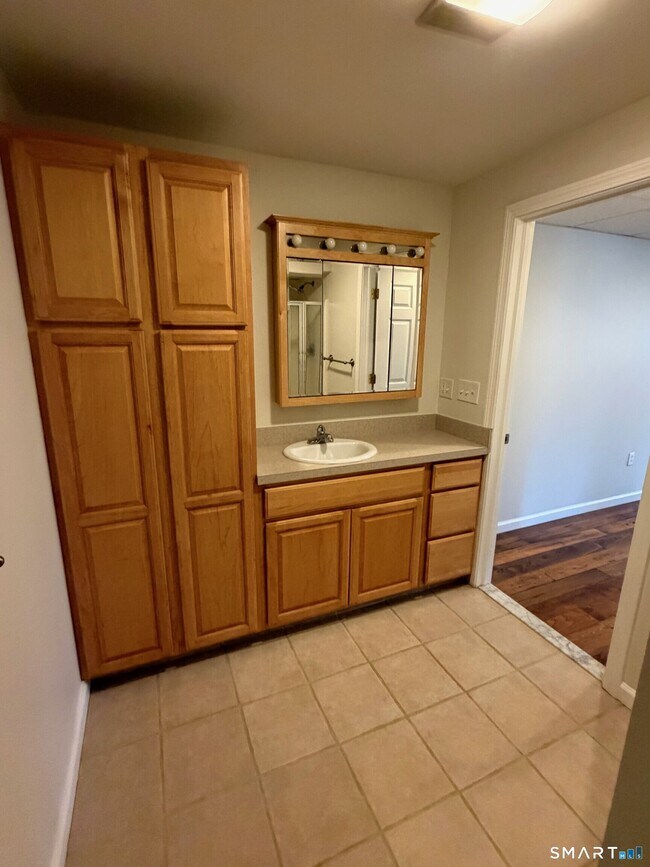 Building Photo - 295 Burrows Hill Rd