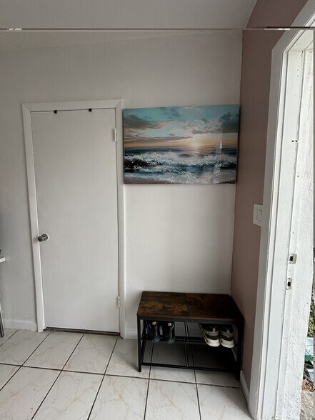 Building Photo - 6334 SW 35th St