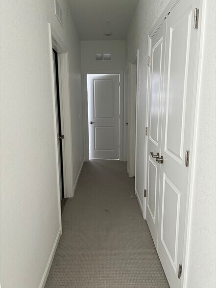 Building Photo - 404 Millwall Cir