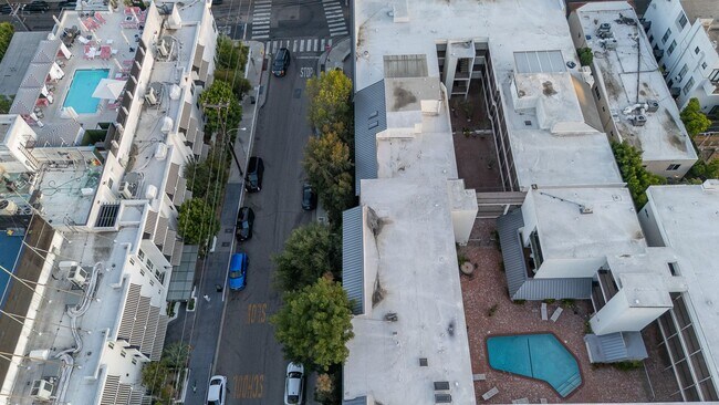 Building Photo - Fully remodeled 2BR/2BA Condo in prime West Hollywood!