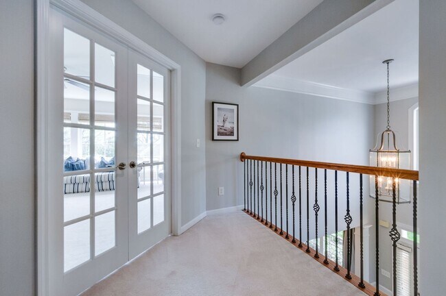 Building Photo - 4 Bedroom, 3.5 Bathroom Executive Home with Fenced Yard and 3 Car Garage.