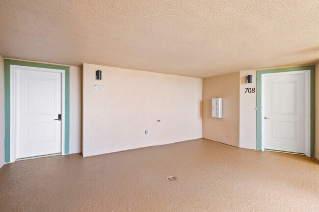 Building Photo - 605 Kemp St