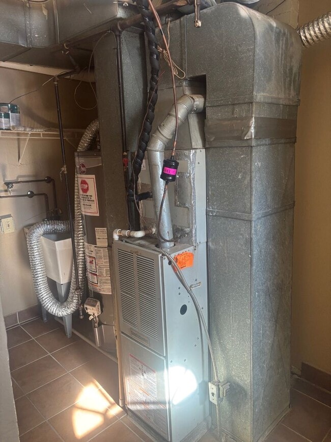 Building Photo - Charming 2-Bedroom Property in Prime Location