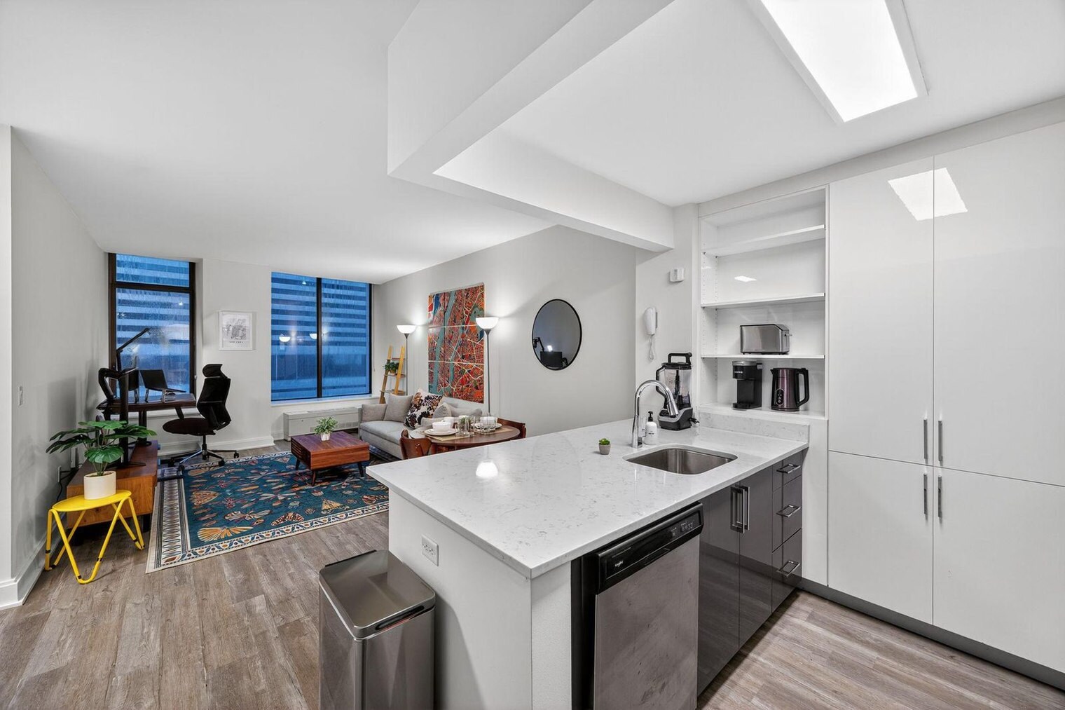 Building Photo - 10 Hanover Square