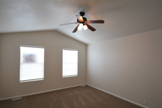 Building Photo - Beautiful townhome near Ft. Carson available to move in!