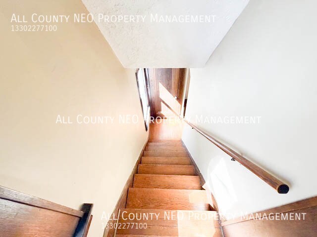 Building Photo - 321 Grace Ave