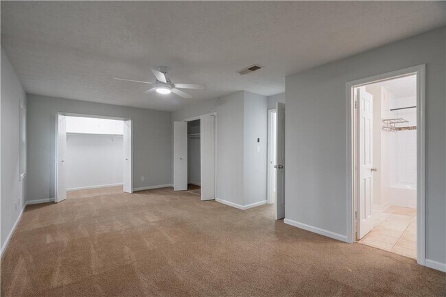 Building Photo - 330 Winding River Dr