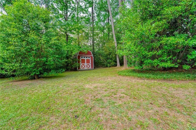 Building Photo - 3076 McCully Dr NE