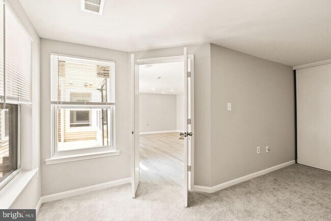 Building Photo - 4401 Pembrook Village Dr