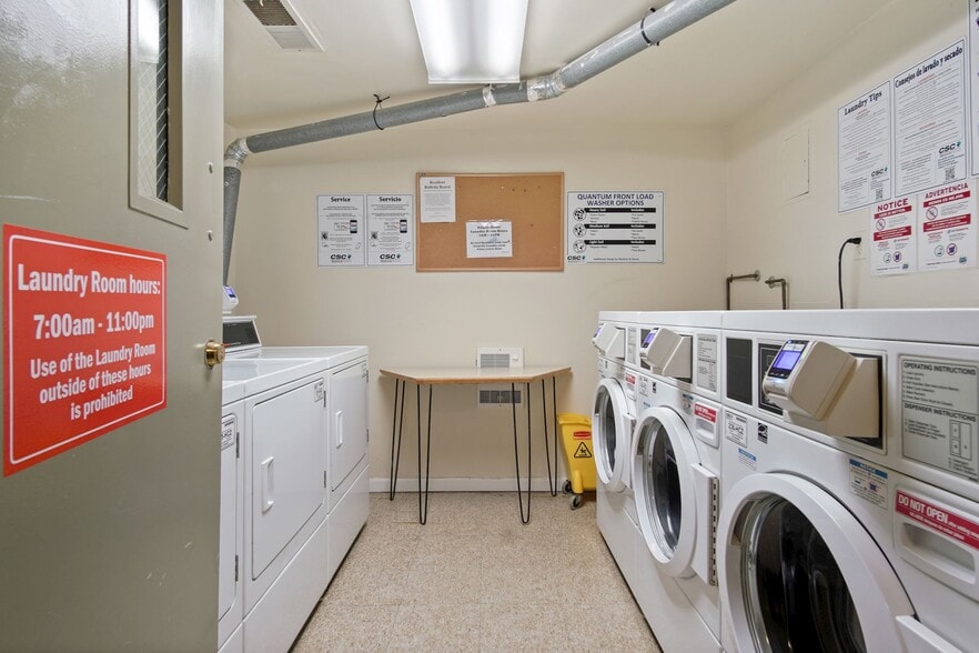 Building Photo - 2310 Ashmead Pl NW