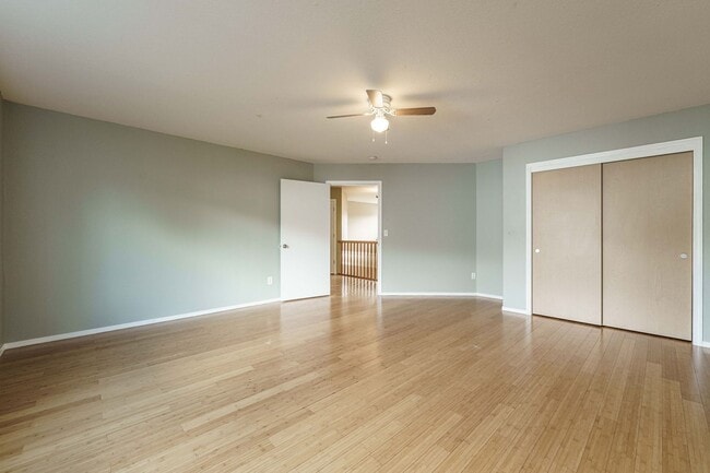 Building Photo - $500 Move In Special  4 Bedroom 2.5 Bath N...