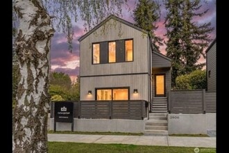 Building Photo - 2806 W Dravus St