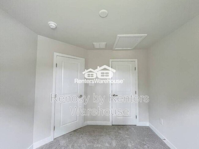 Building Photo - 202 Reid's Pl Dr
