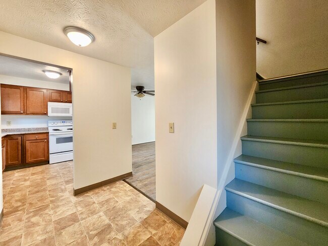 Building Photo - 34 Orchard St