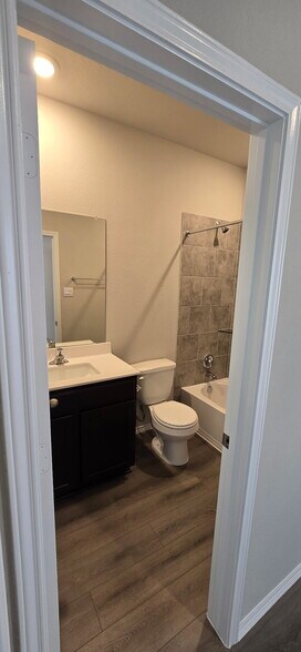 Building Photo - 1123 Stone Vly Rd