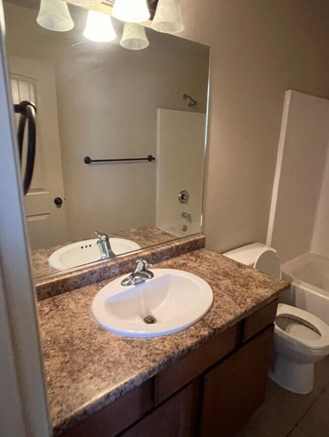 Building Photo - 2747 N Mountain Valley Trl