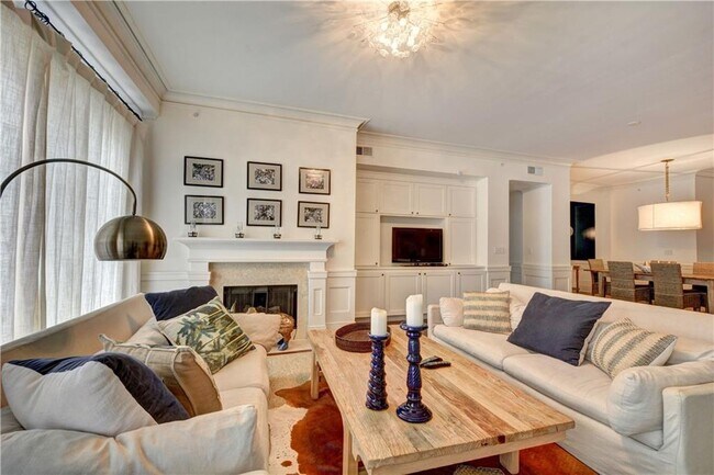 Building Photo - 10 Marina Dr