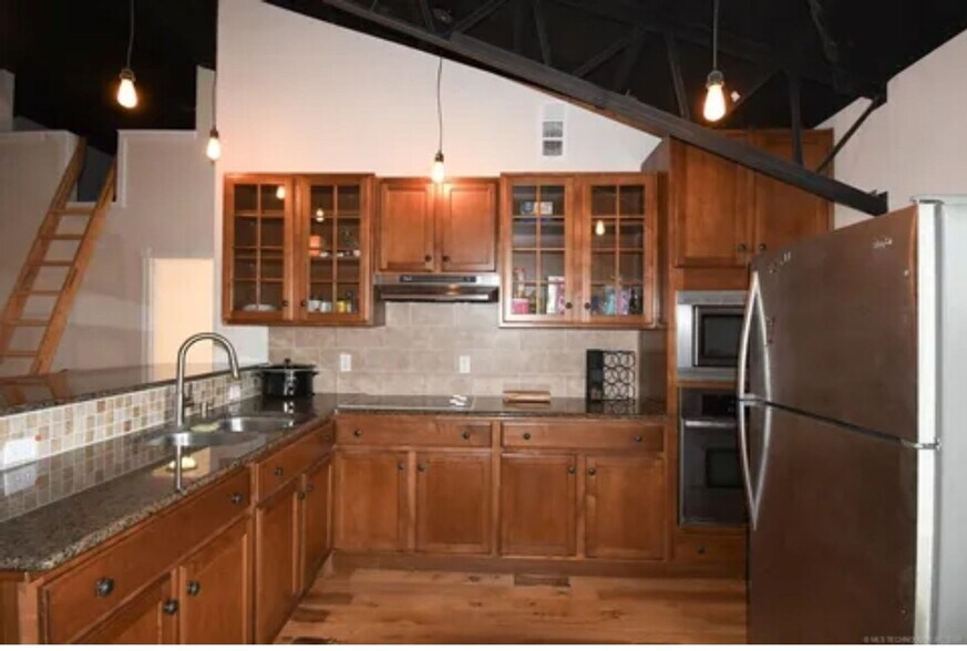 Building Photo - 34425 S 527 Rd