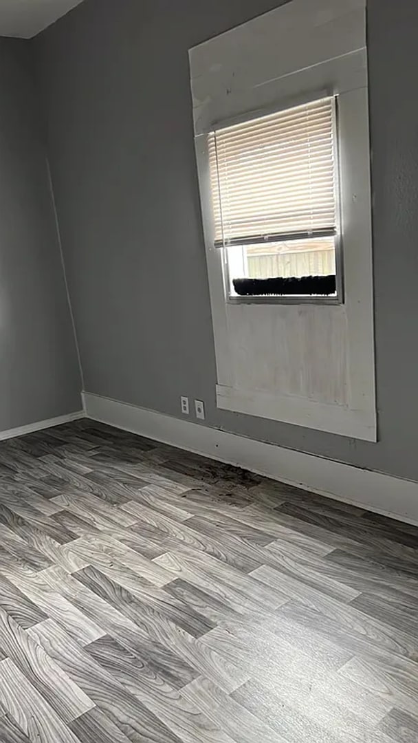 Building Photo - 2649 Royal Ave