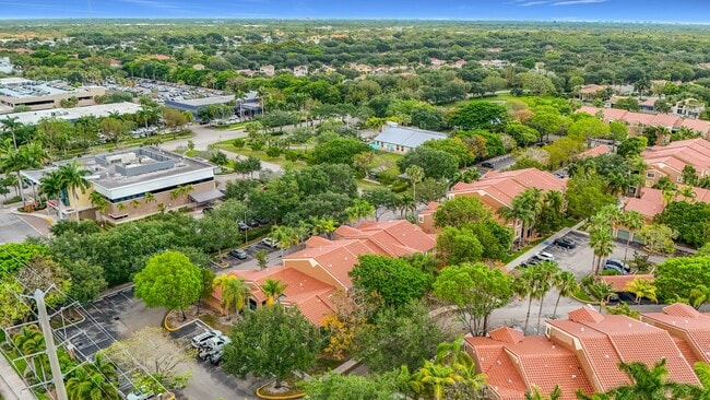 Building Photo - Super Cozy 2 bedroom in Desirable Neighborhood in coconut creek