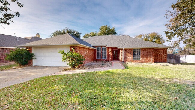 Building Photo - 1803 Fernhaven Cir