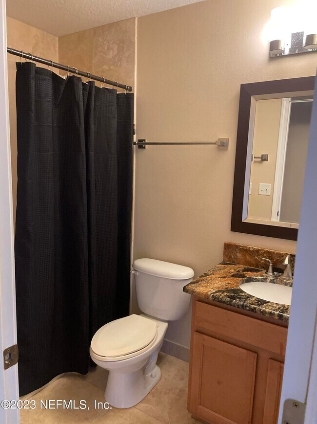 Building Photo - 876 Black Cherry Dr S