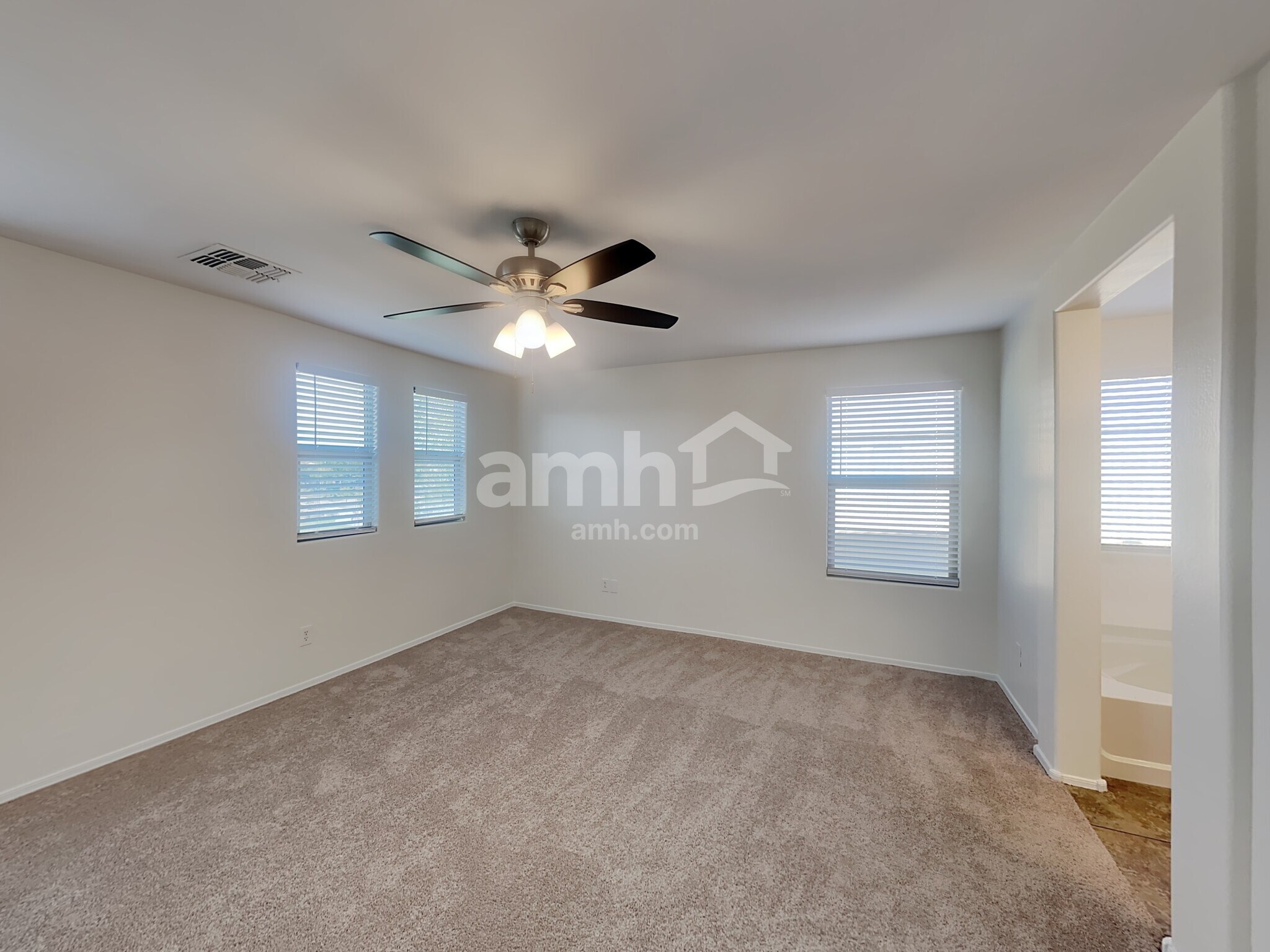 Building Photo - 2865 S Hansen Dr