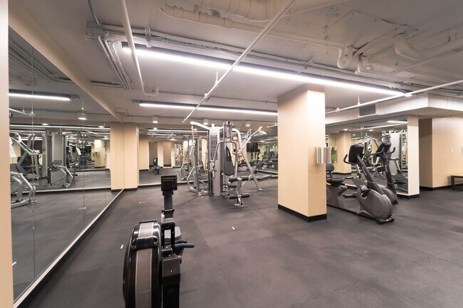 Building Photo - Contemporary 2BR/2BA Corner Condo at The Encore of McLean