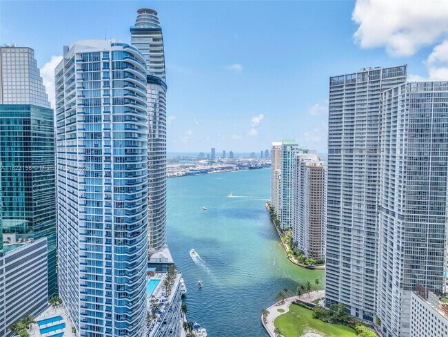 Building Photo - 200 Biscayne Blvd Way